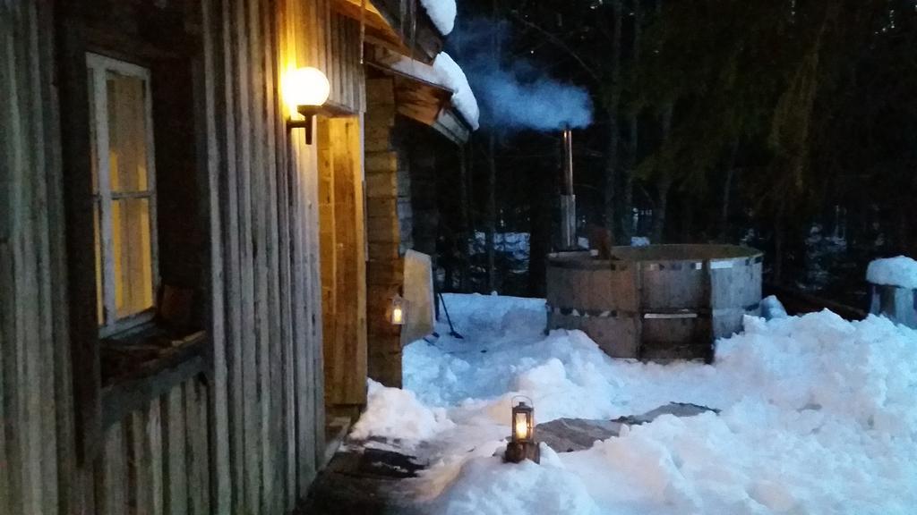 Tuhannen Tarinan Talo Kannuskoski Esterno foto