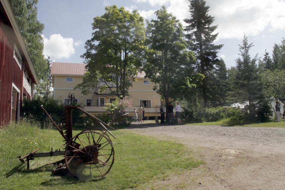 Tuhannen Tarinan Talo Kannuskoski Esterno foto