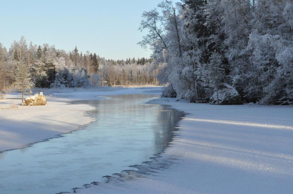 Tuhannen Tarinan Talo Kannuskoski Esterno foto