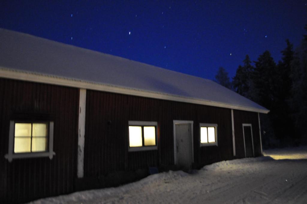 Tuhannen Tarinan Talo Kannuskoski Esterno foto